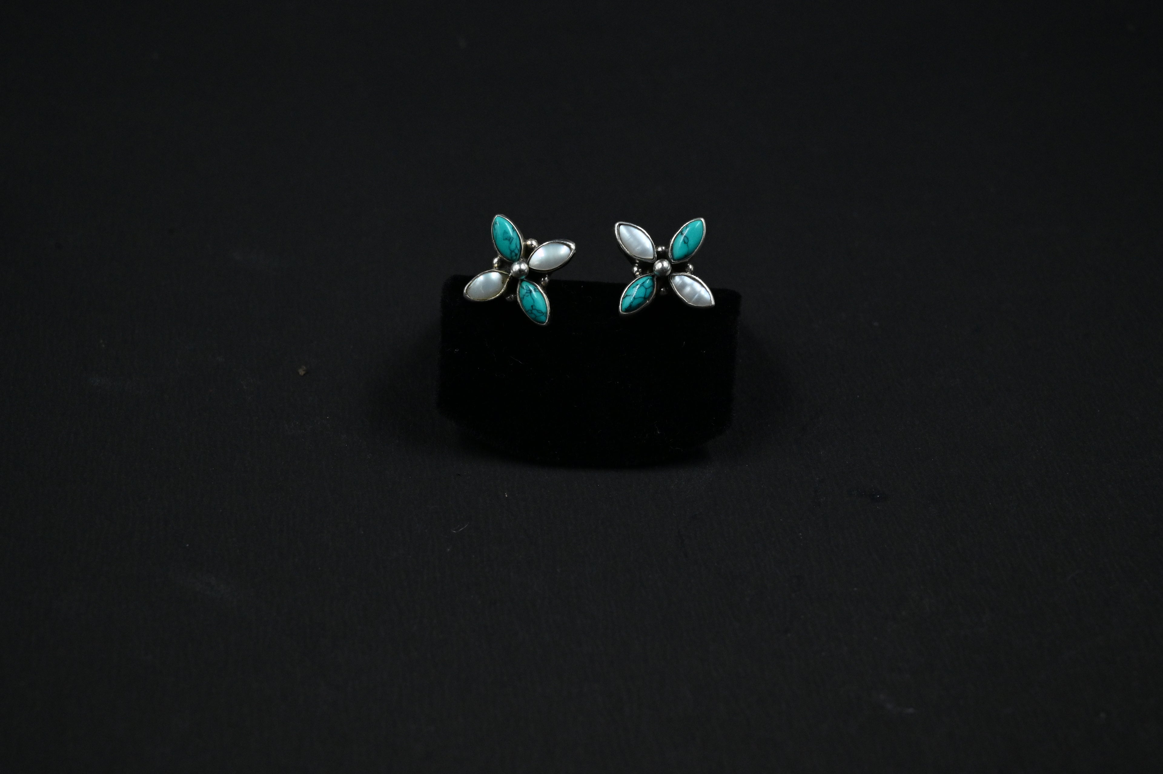 925 Silver Flower Stud with Turquoise and freshwater pearl