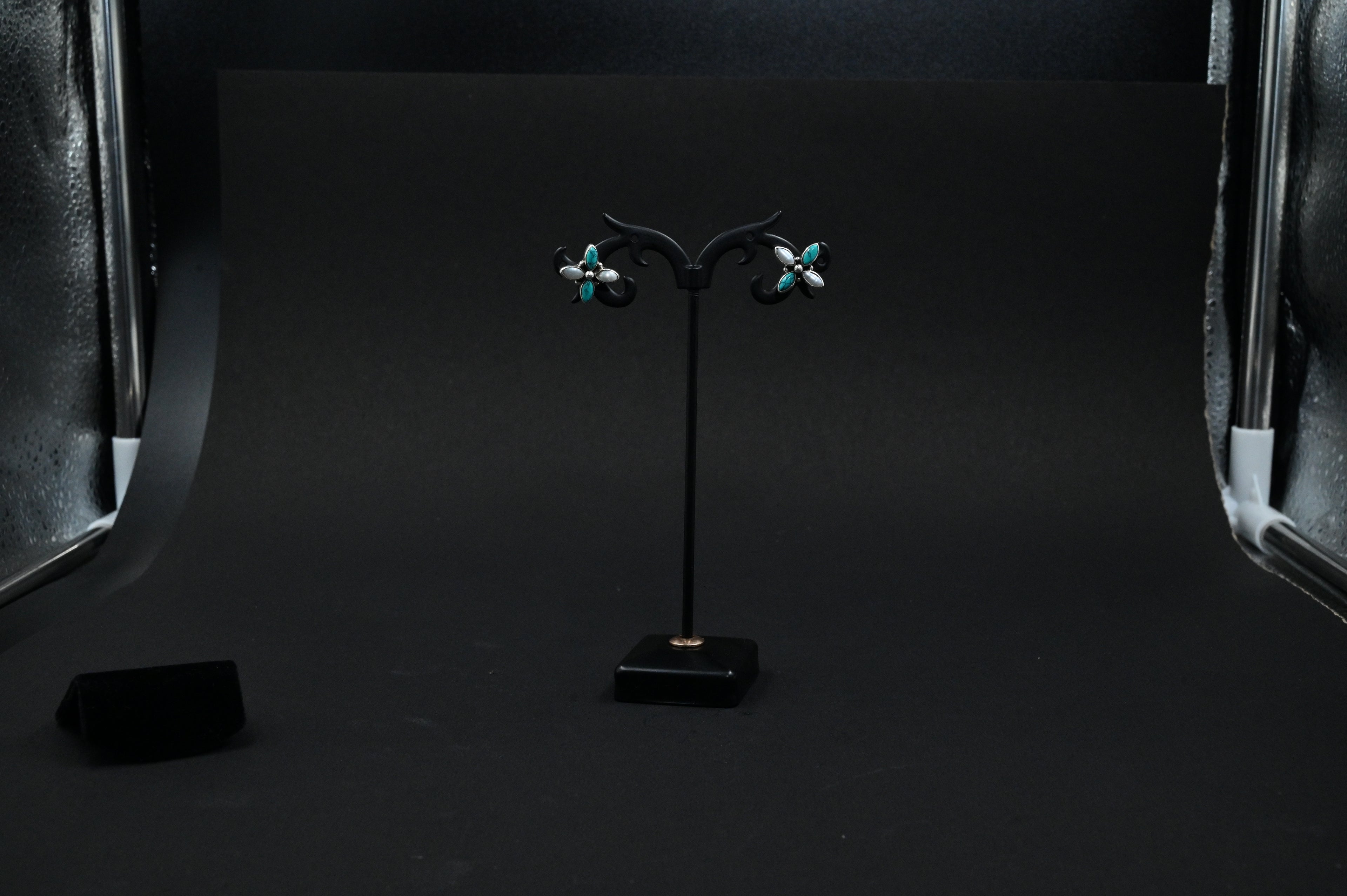 925 Silver flower Stud with Turquoise and fresh water pearl