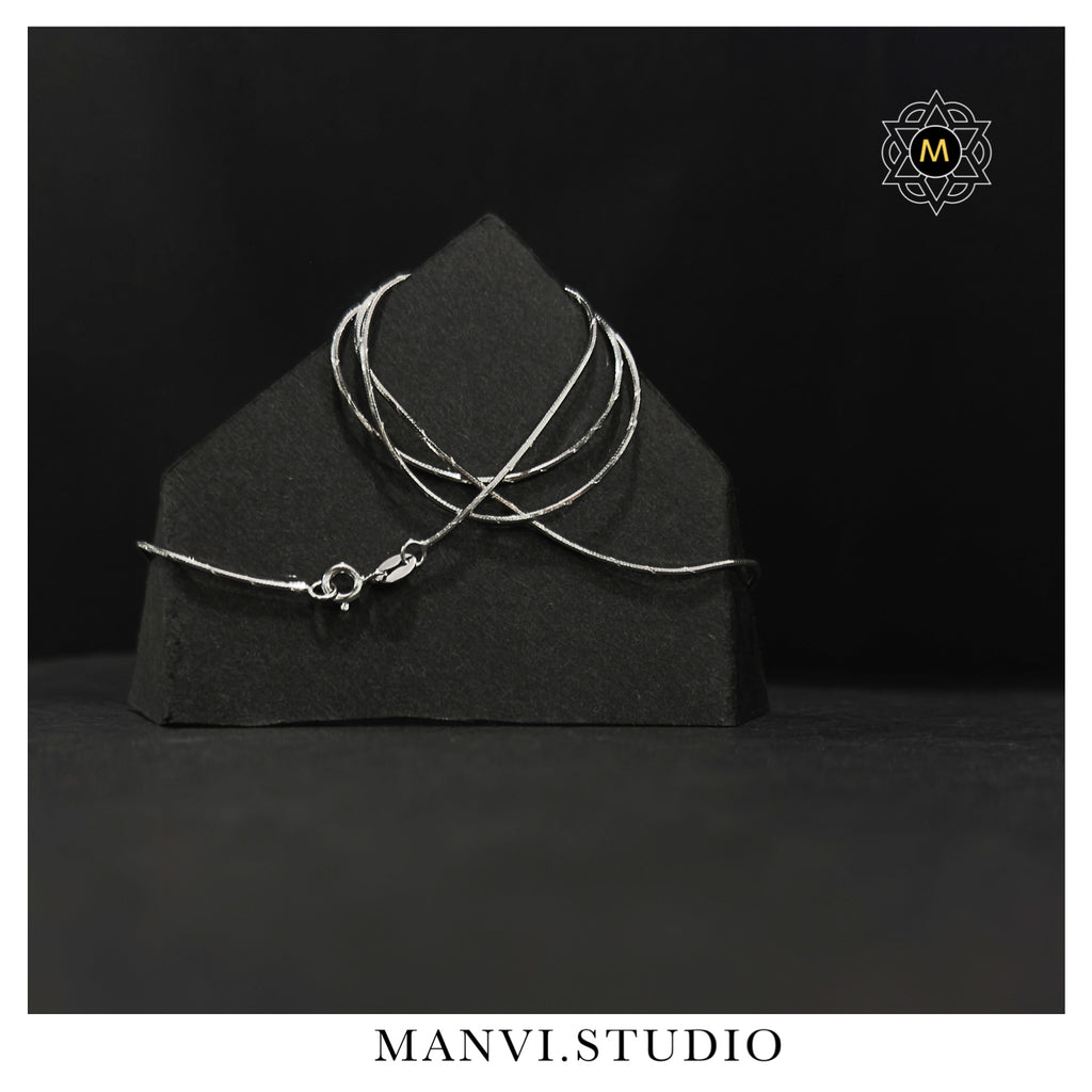 THIN NECK CHAINS
