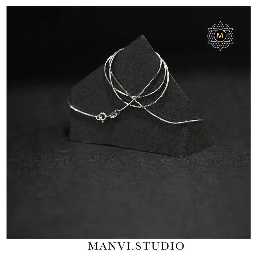 THIN NECK CHAINS